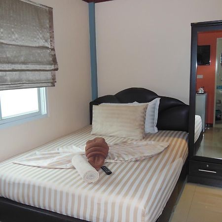 Boomerang Guesthouse And Bar Pattaya Ngoại thất bức ảnh