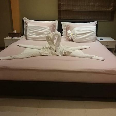 Boomerang Guesthouse And Bar Pattaya Ngoại thất bức ảnh
