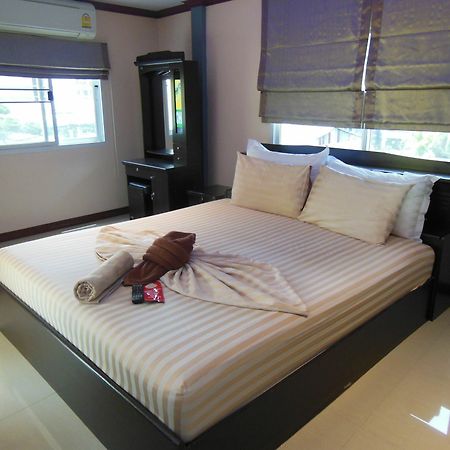 Boomerang Guesthouse And Bar Pattaya Ngoại thất bức ảnh