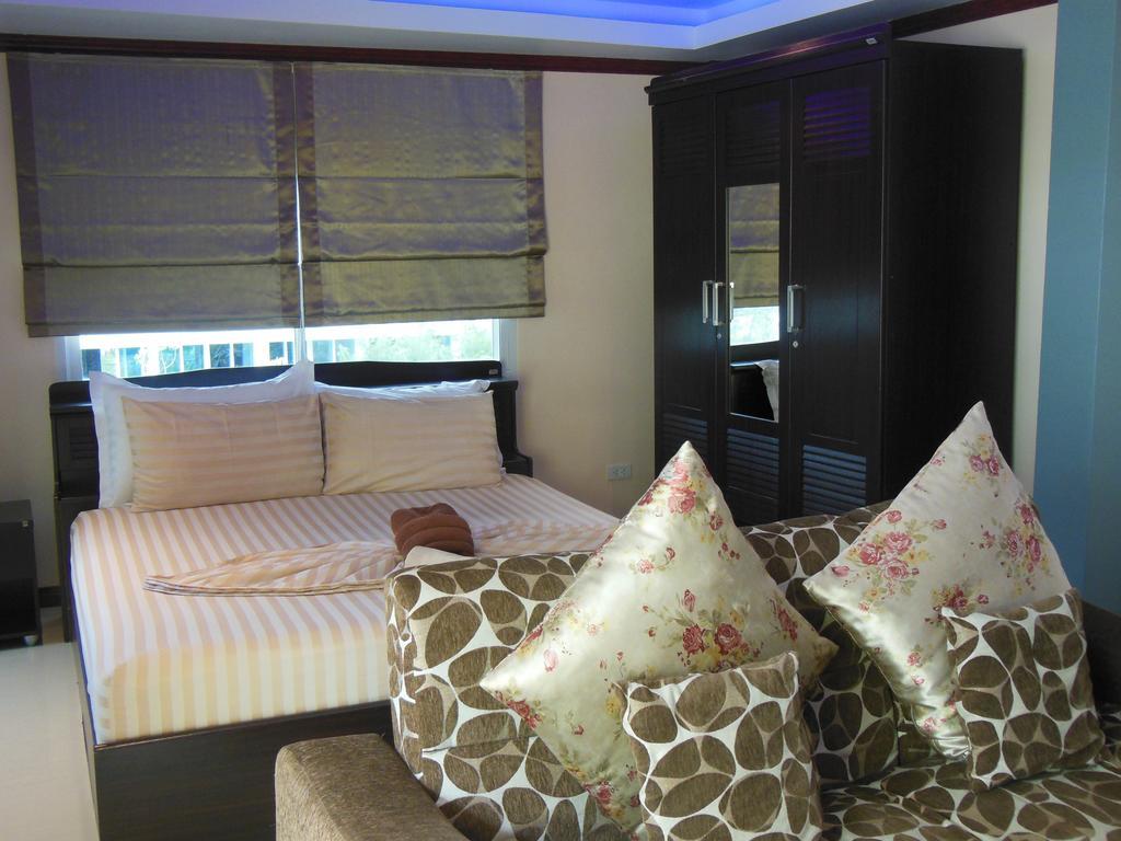 Boomerang Guesthouse And Bar Pattaya Ngoại thất bức ảnh