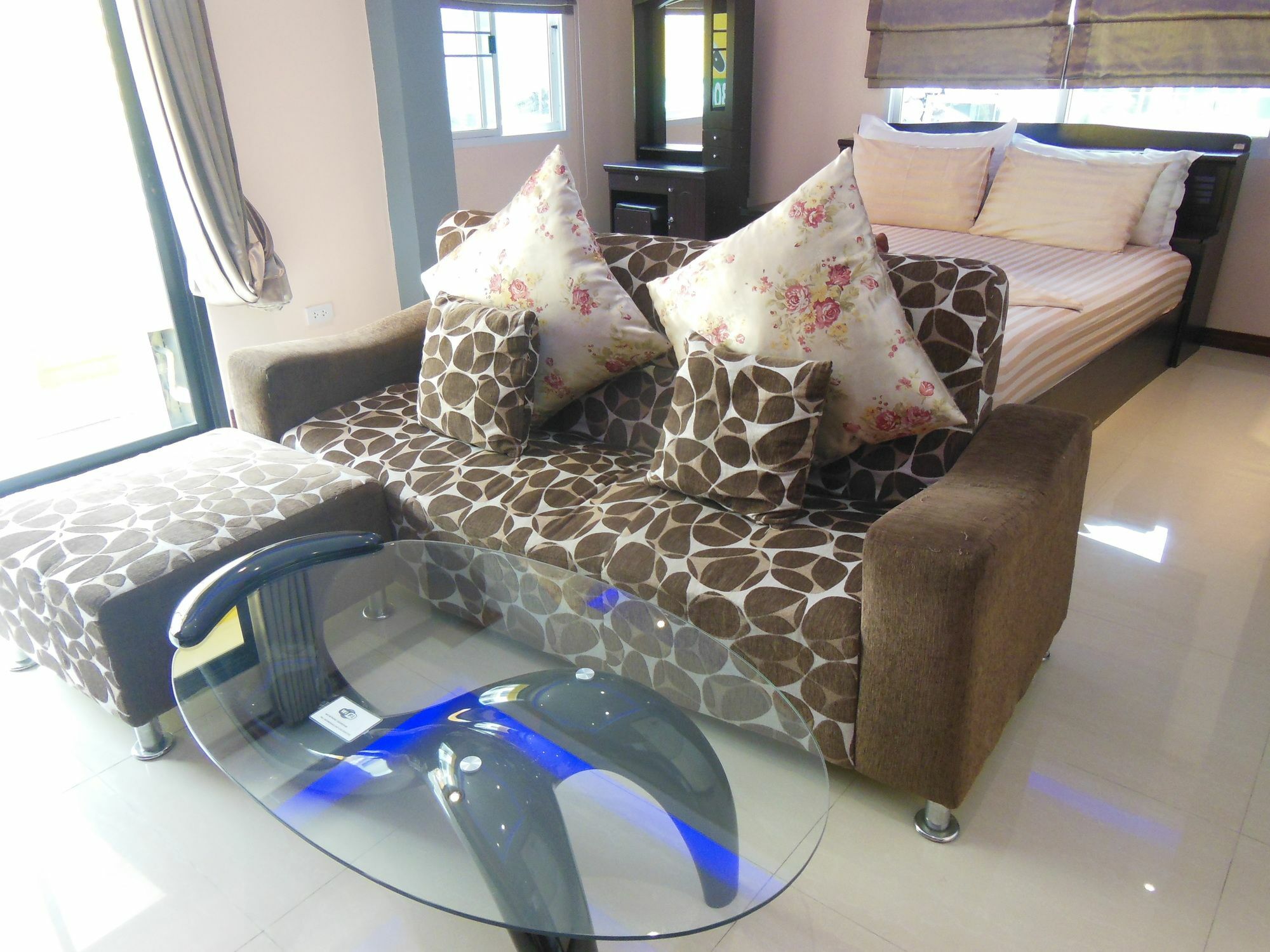 Boomerang Guesthouse And Bar Pattaya Ngoại thất bức ảnh