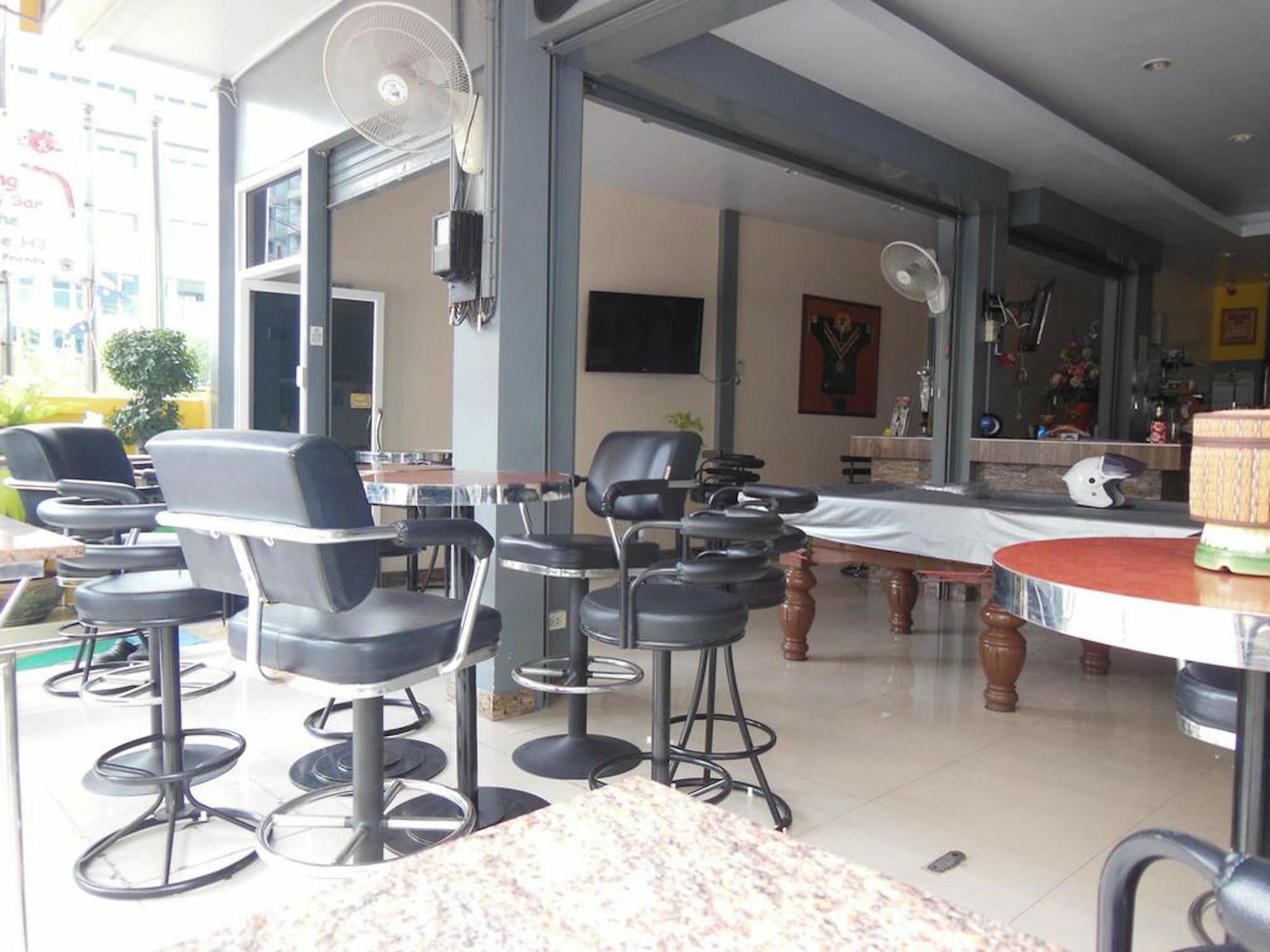 Boomerang Guesthouse And Bar Pattaya Ngoại thất bức ảnh