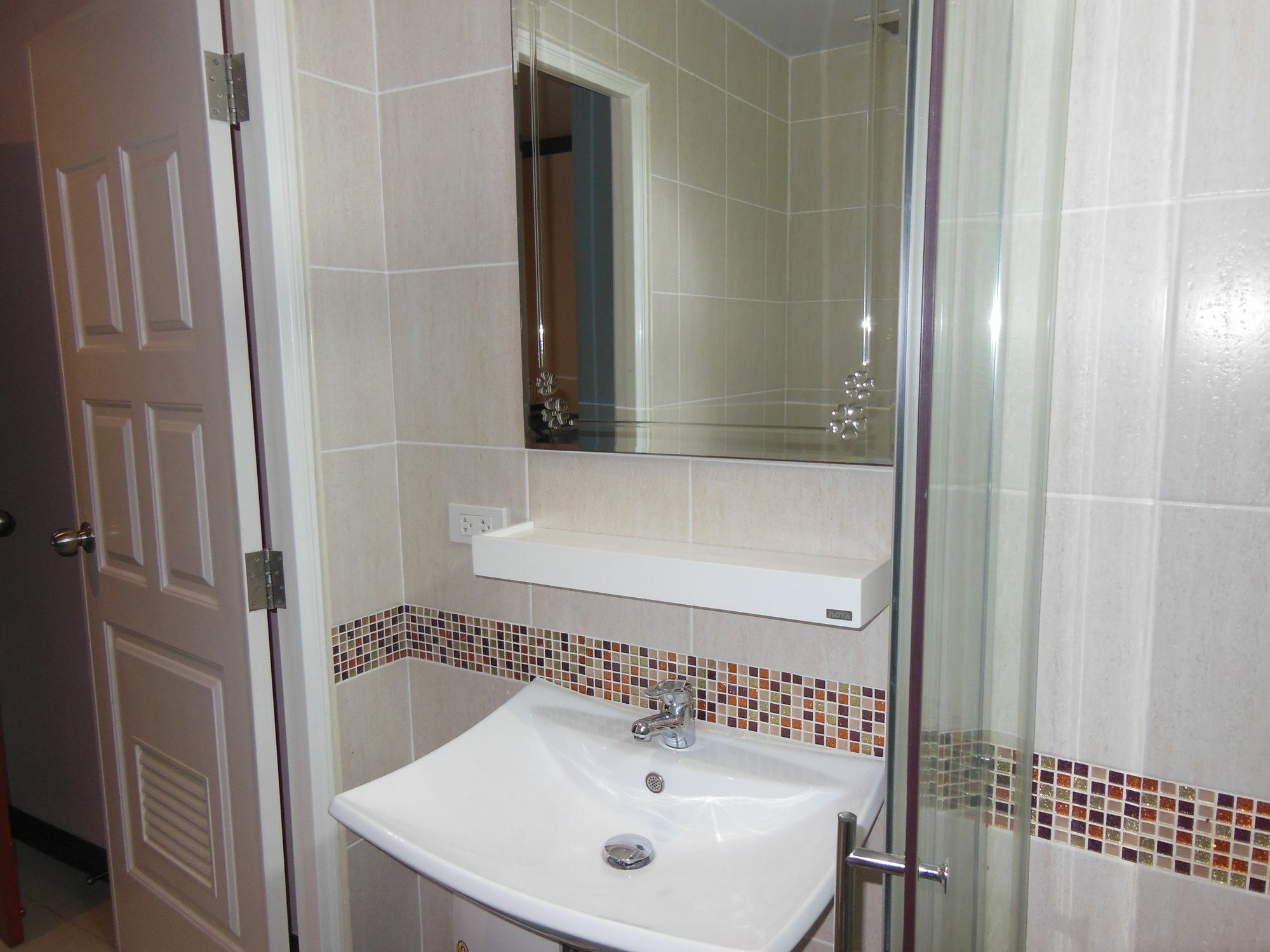 Boomerang Guesthouse And Bar Pattaya Ngoại thất bức ảnh